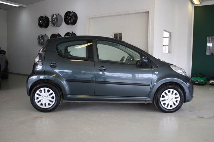 Grå Citroën C1 fra 2014