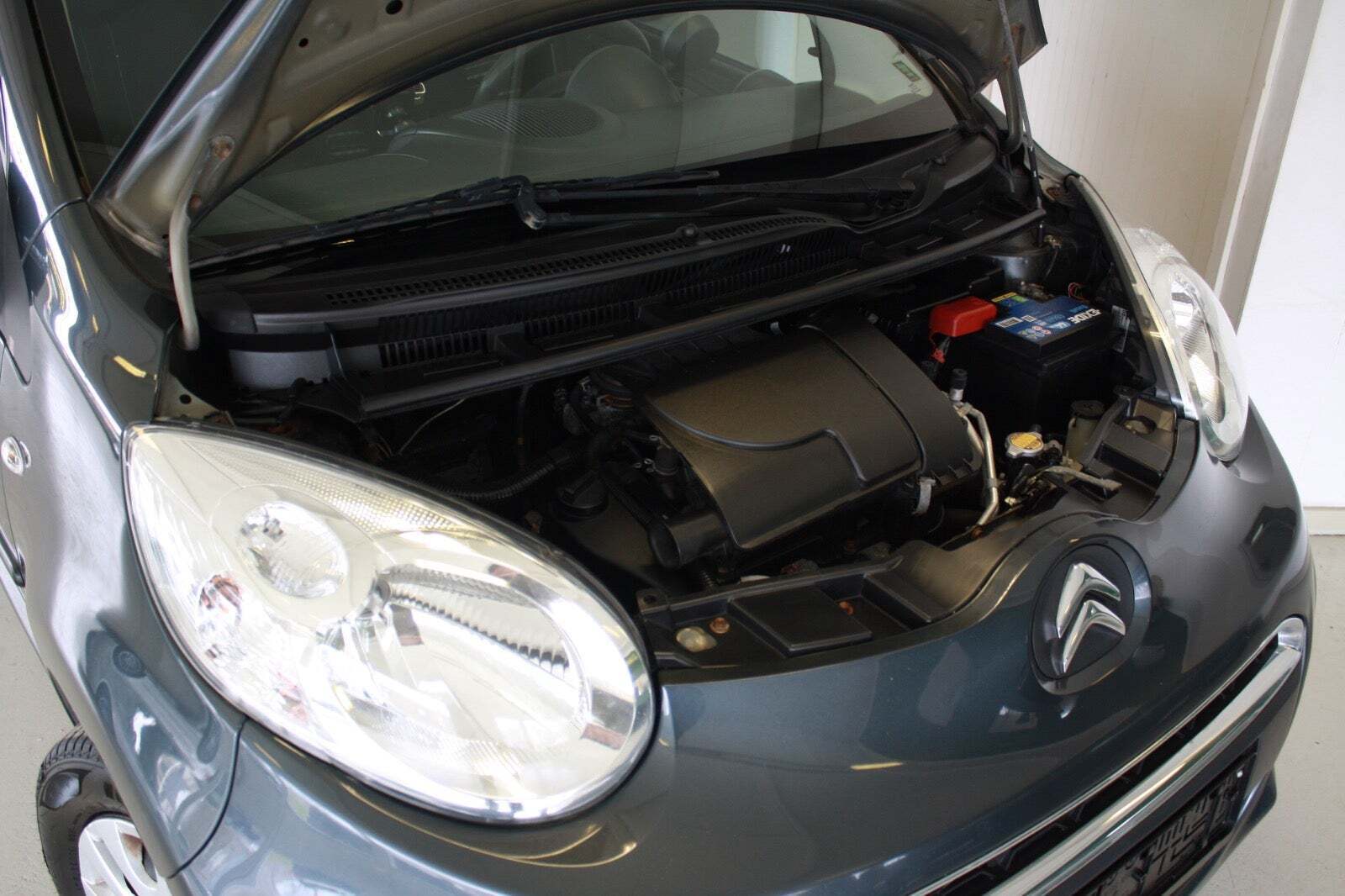 Grå Citroën C1 fra 2014