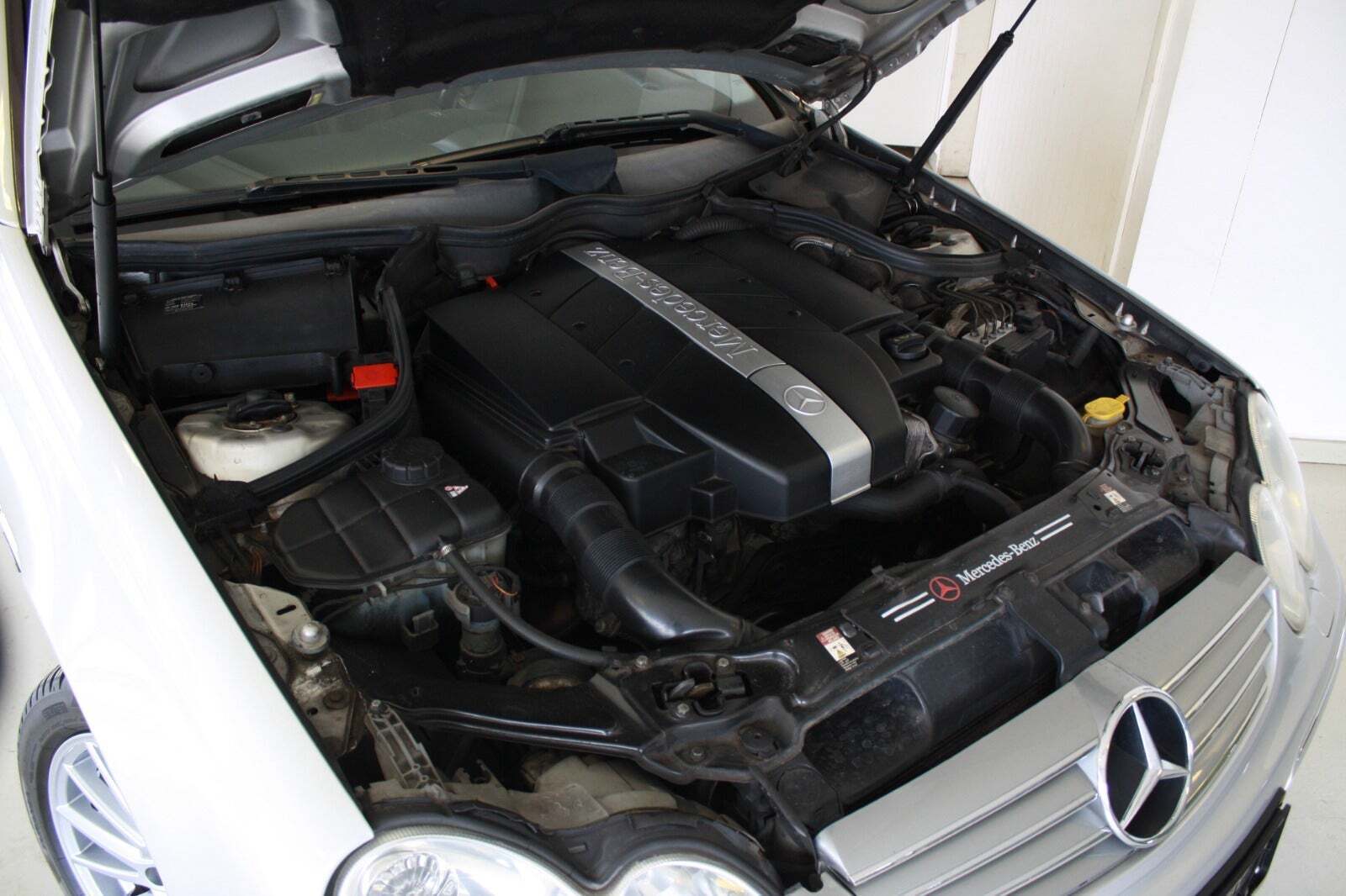 Sølv Mercedes CLK320 fra 2004