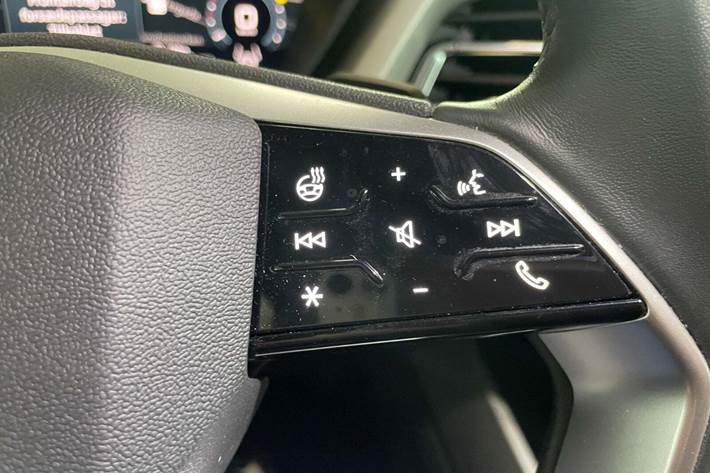 Grå Audi Q4 e-tron fra 2024