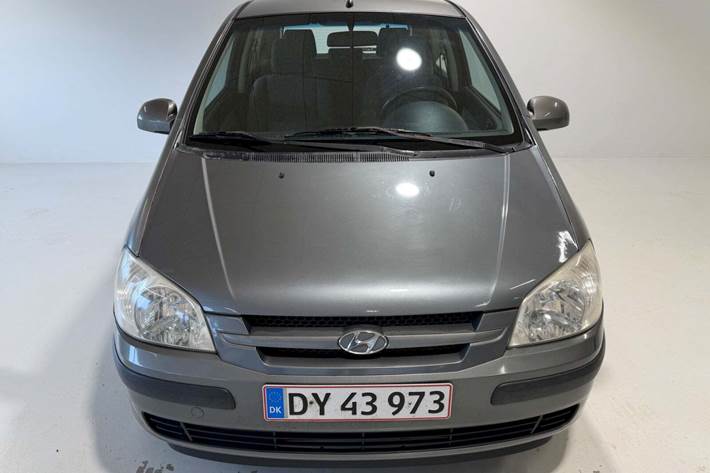 Grå Hyundai Getz fra 2004
