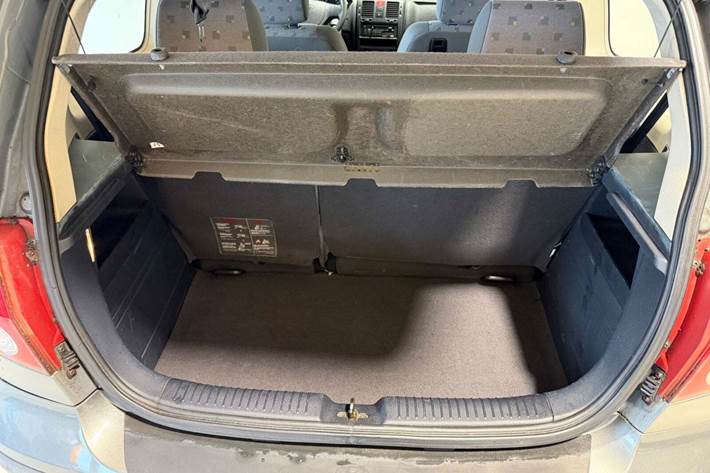 Grå Hyundai Getz fra 2004