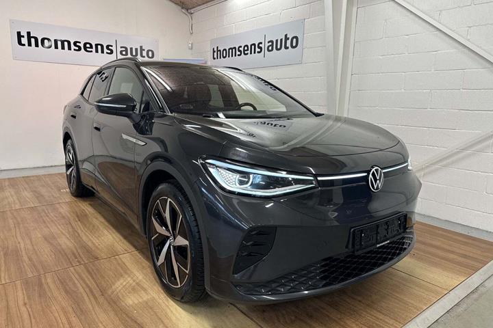 Grå VW ID.4 fra 2022 set udefra