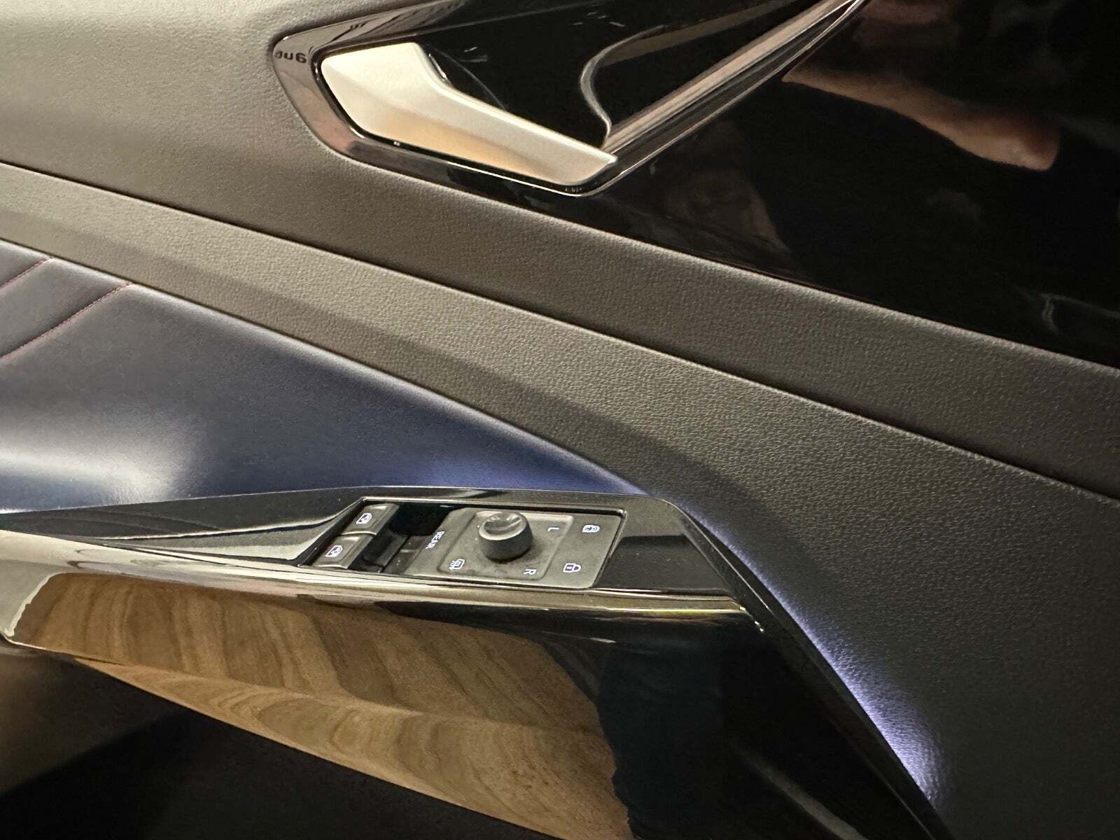 Grå VW ID.4 fra 2022