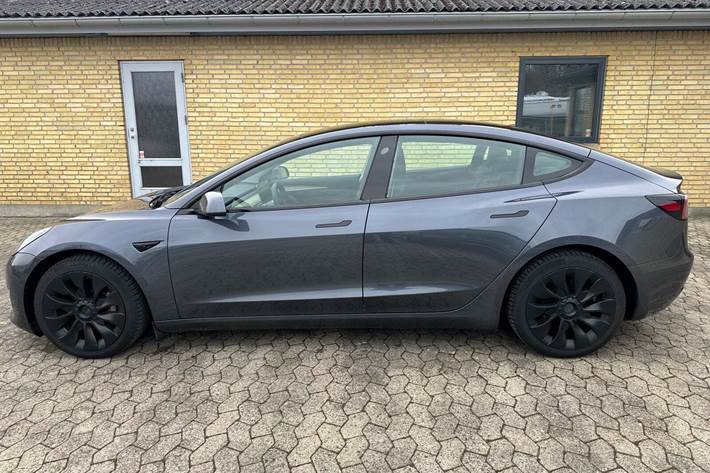 undefined Tesla Model 3 fra 2022