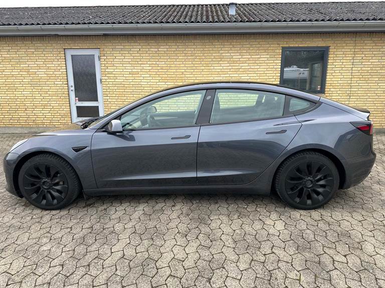 Tesla Model 3 Long Range AWD