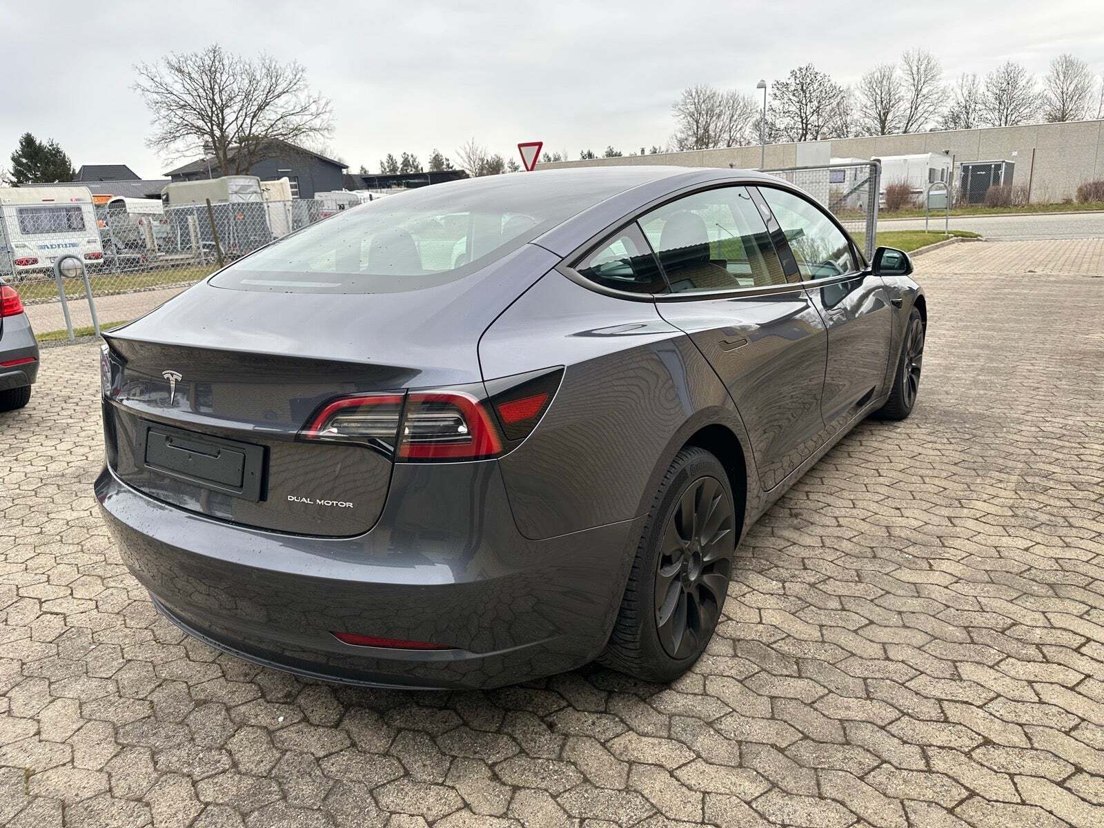 Tesla Model 3 Long Range AWD