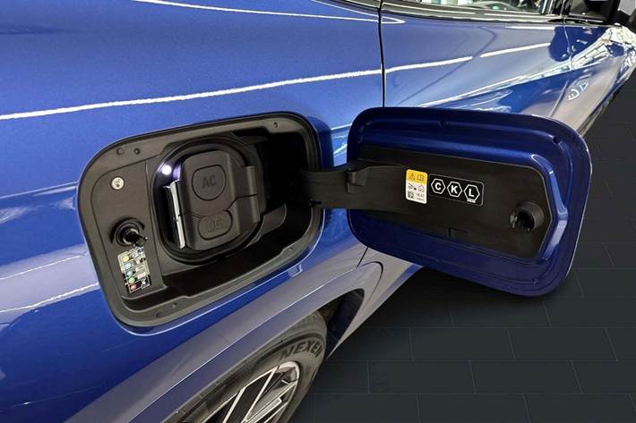 Blå BMW iX1 fra 2025