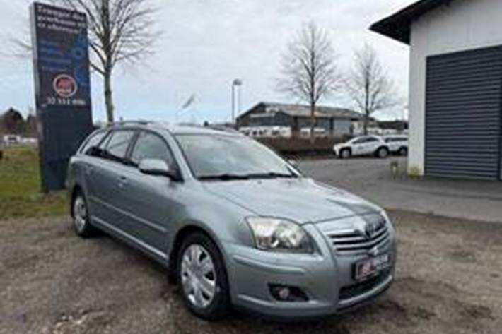 undefined Toyota Avensis fra 2008