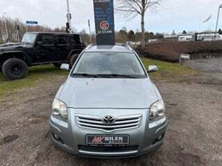 Toyota Avensis 2,0 D-4D Executive stc.