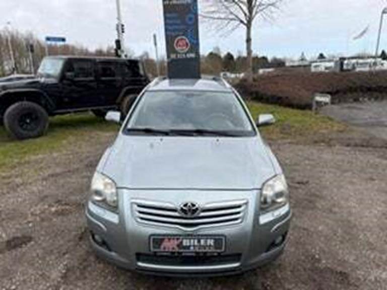 Toyota Avensis 2,0 D-4D Executive stc.