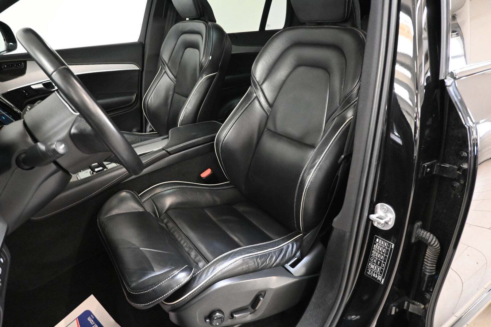 Sort Volvo XC90 fra 2022