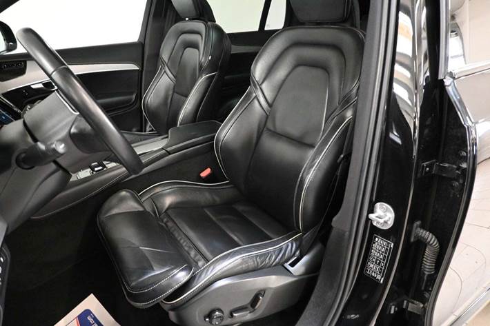 Sort Volvo XC90 fra 2022