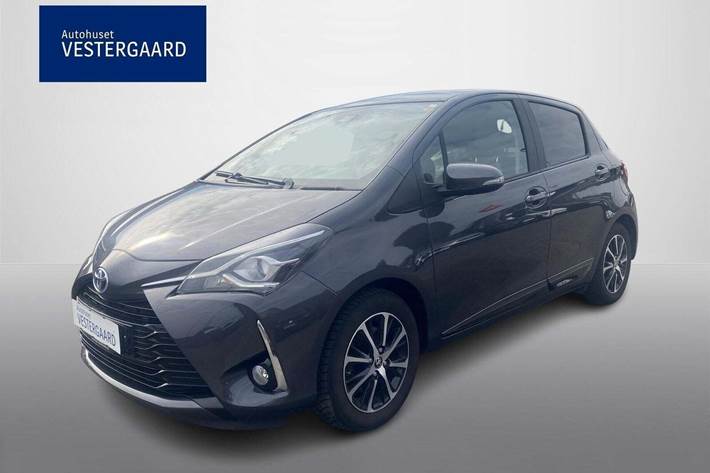 Kobber Toyota Yaris fra 2020 set udefra