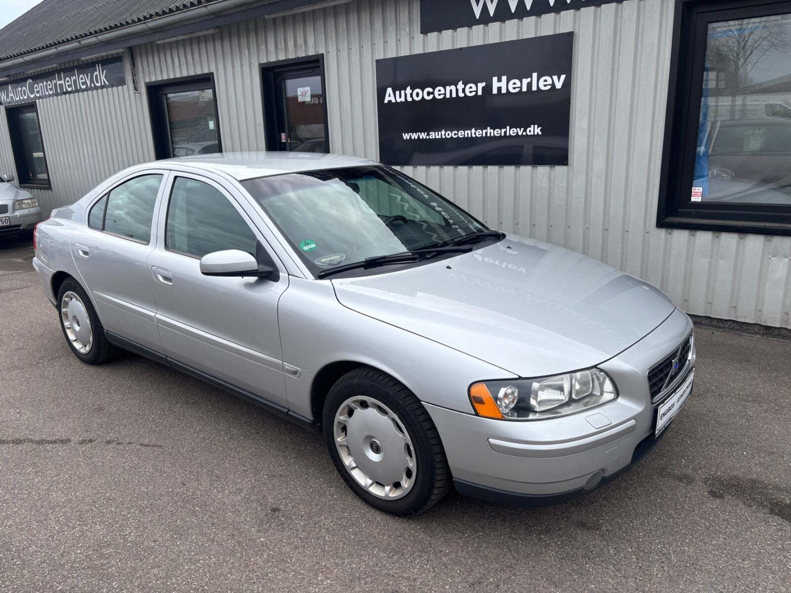 Sølv Volvo S60 fra 2005