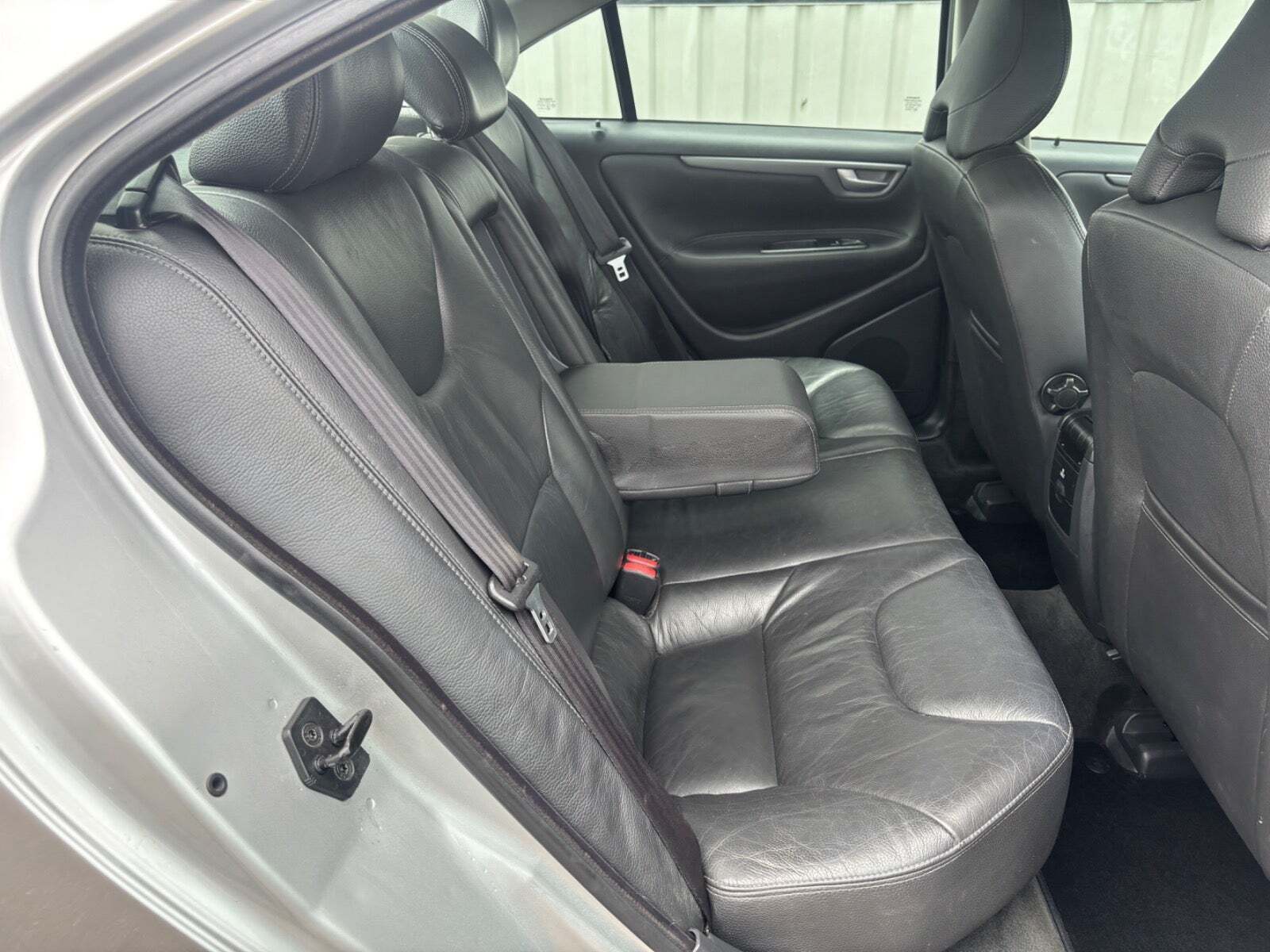 Sølv Volvo S60 fra 2005