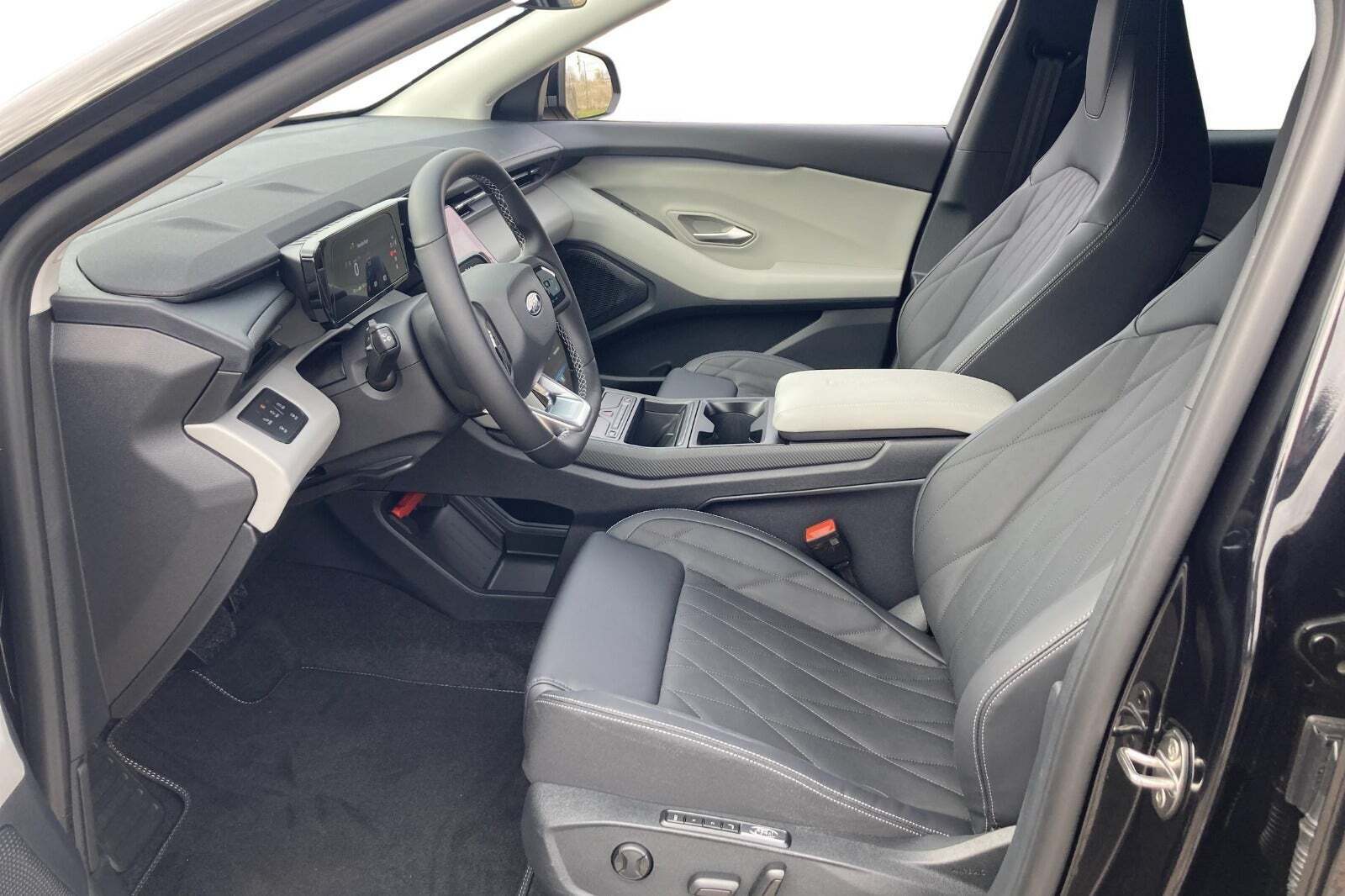 Ford Explorer 77 Premium Extended Range