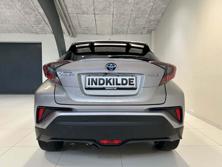Toyota C-HR 1,8 Hybrid Selected CVT