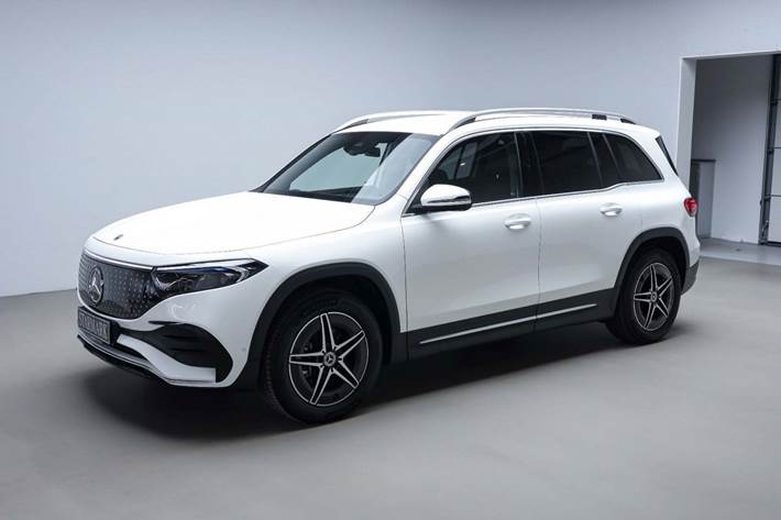 Hvid Mercedes EQB250+ fra 2026
