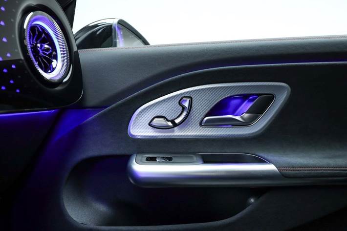 Hvid Mercedes CLA250+ fra 2025