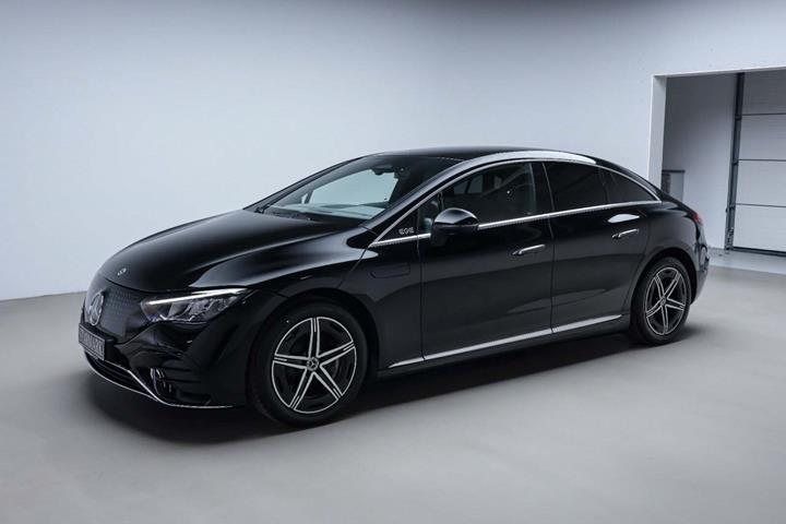 Sort Mercedes EQE350+ fra 2026