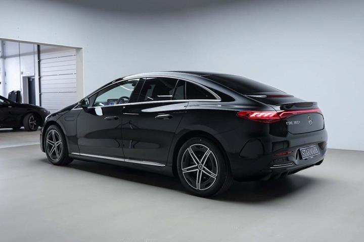 Sort Mercedes EQE350+ fra 2026
