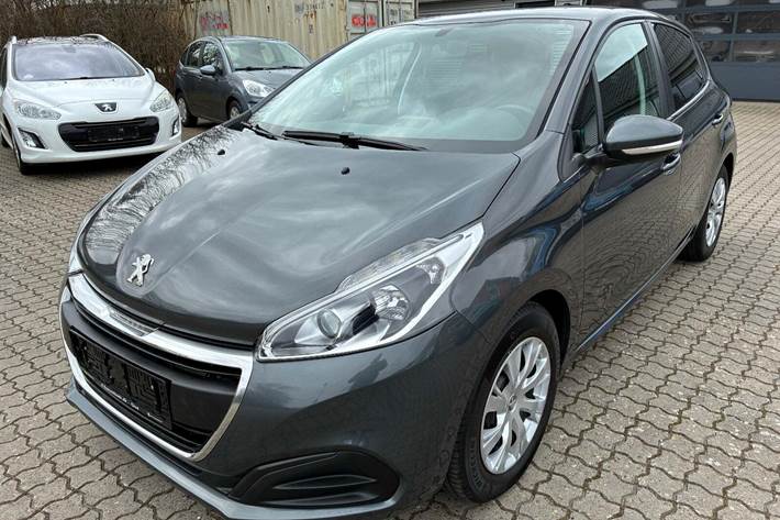 Grå Peugeot 208 fra 2016