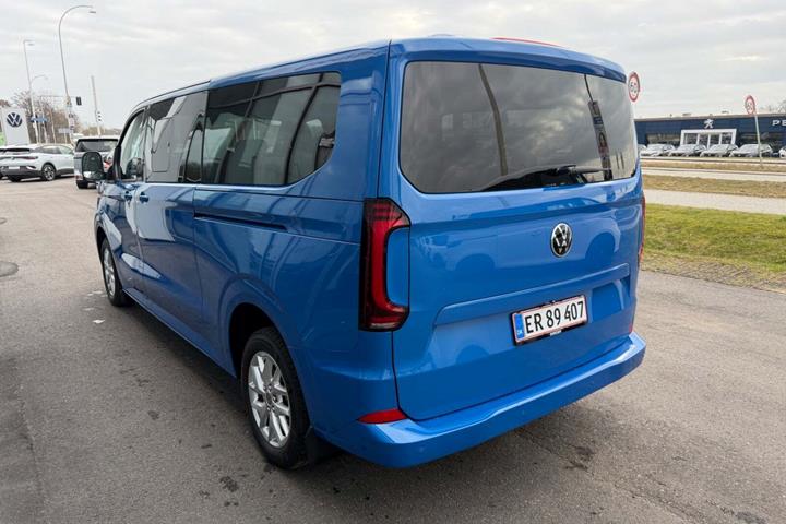 Blå VW e-Caravelle fra 2025