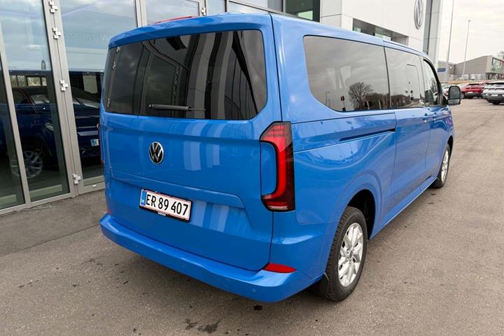 Blå VW e-Caravelle fra 2025