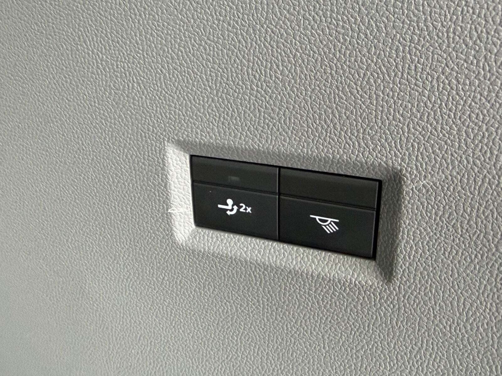Blå VW e-Caravelle fra 2025