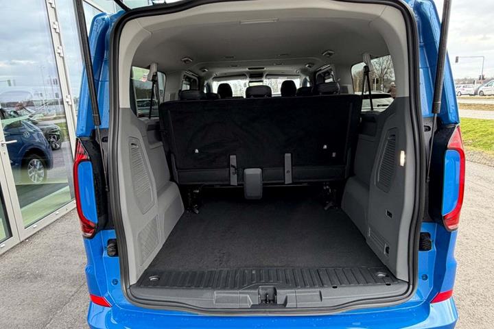 Blå VW e-Caravelle fra 2025
