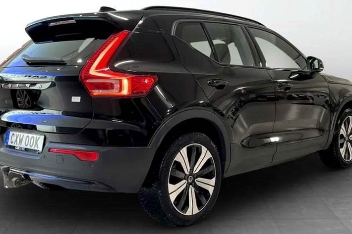 Sort Volvo XC40 fra 2023