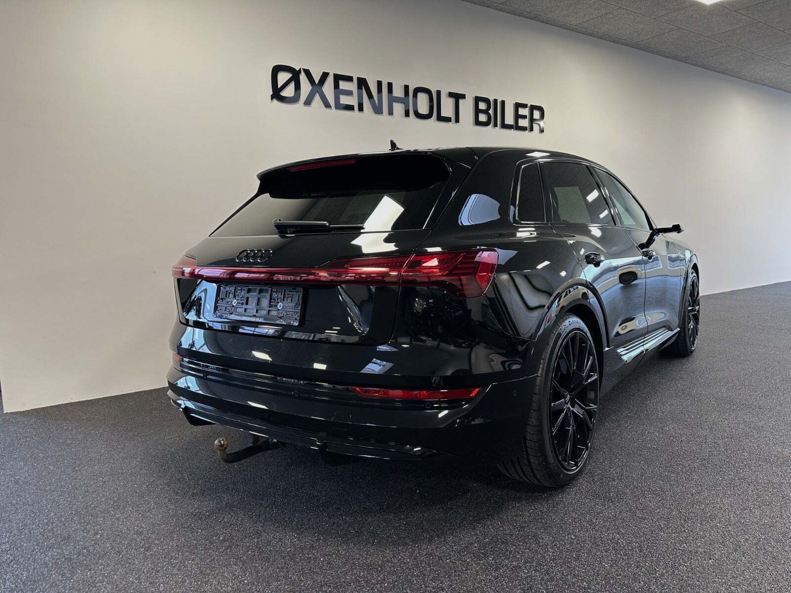 Sort Audi e-tron fra 2021