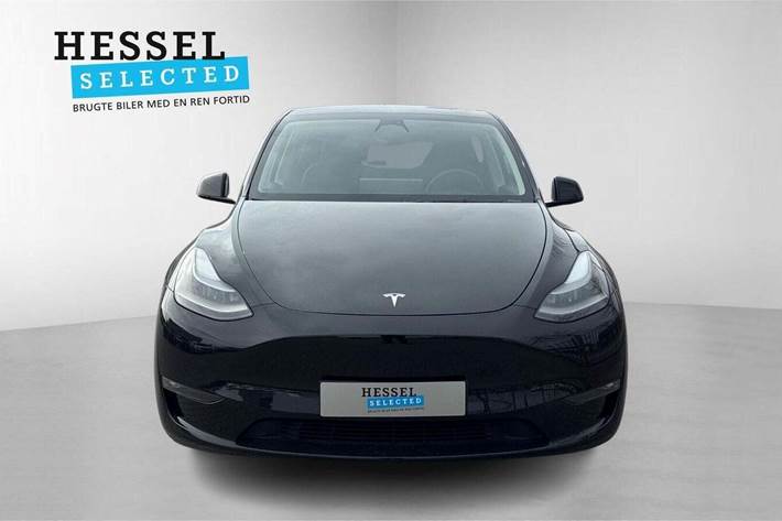 Sort Tesla Model Y fra 2023