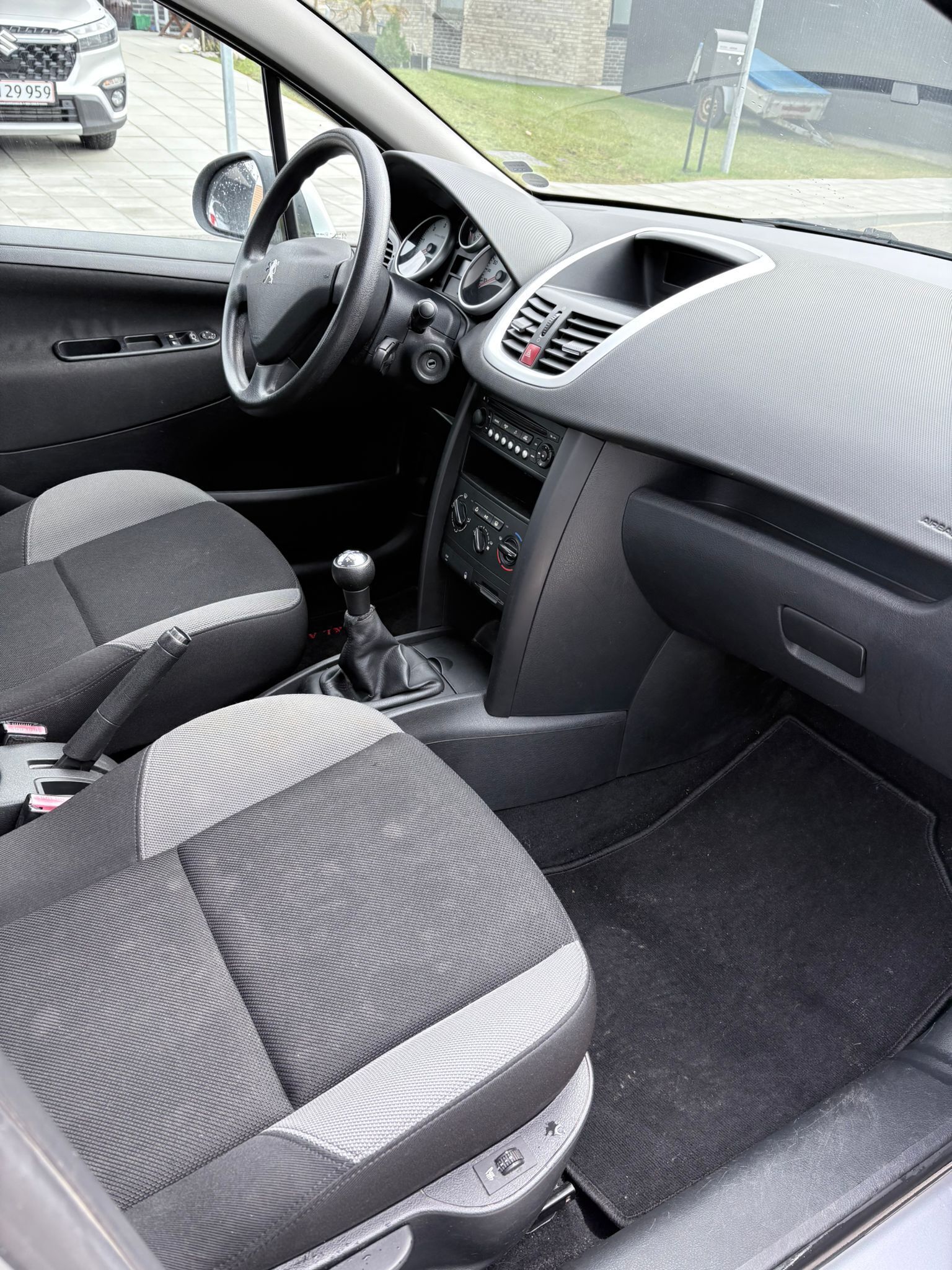 undefined Peugeot 207 fra 2009