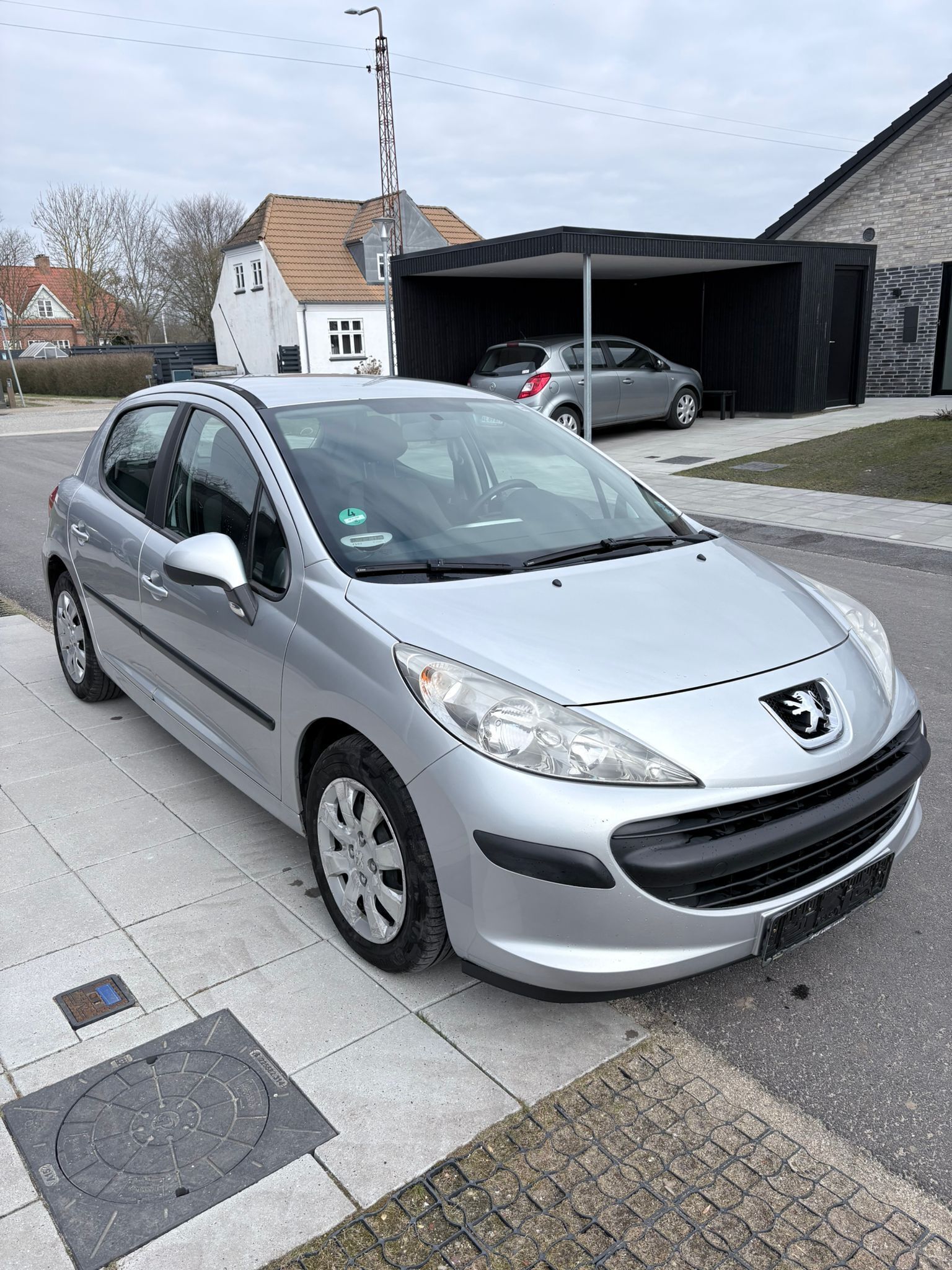 Peugeot 207 1,6 HDI 90HK 5D
