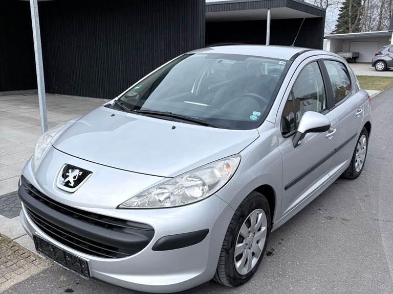Peugeot 207 1,6 HDI 90HK 5D