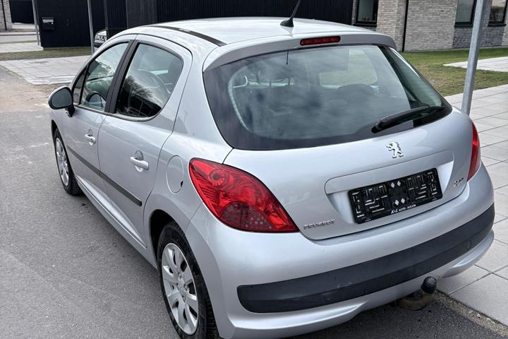 undefined Peugeot 207 fra 2009