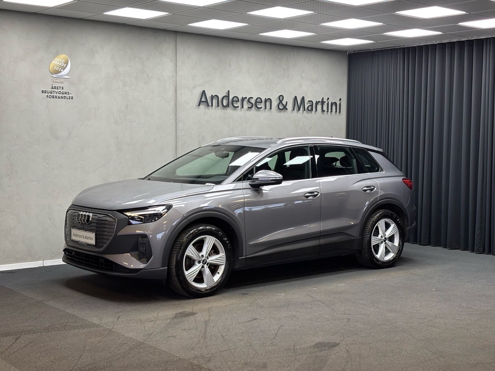 Grå Audi Q4 fra 2022