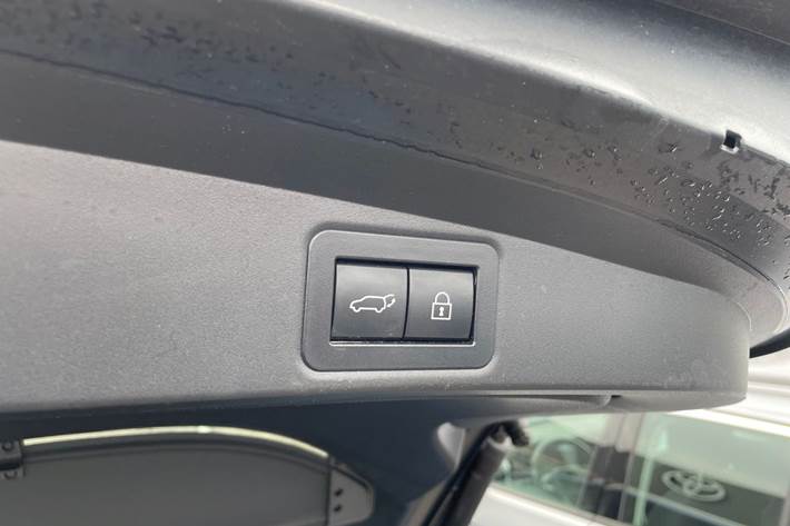 Blå Toyota Corolla fra 2021