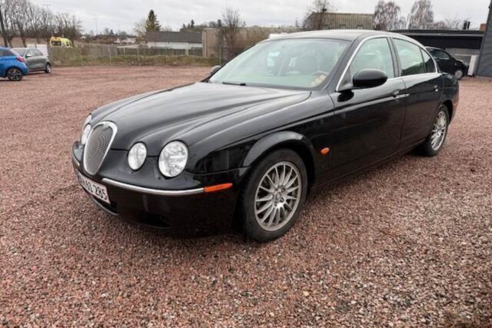 undefined Jaguar S-Type fra 2008 set udefra