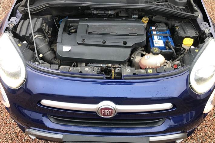 Blå Fiat 500X fra 2016