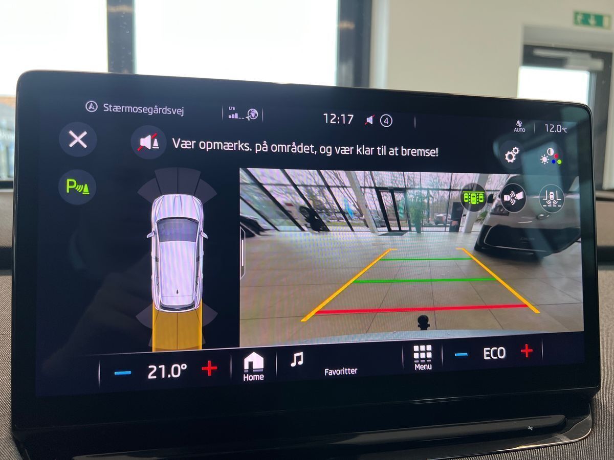 Grå Skoda Enyaq fra 2023