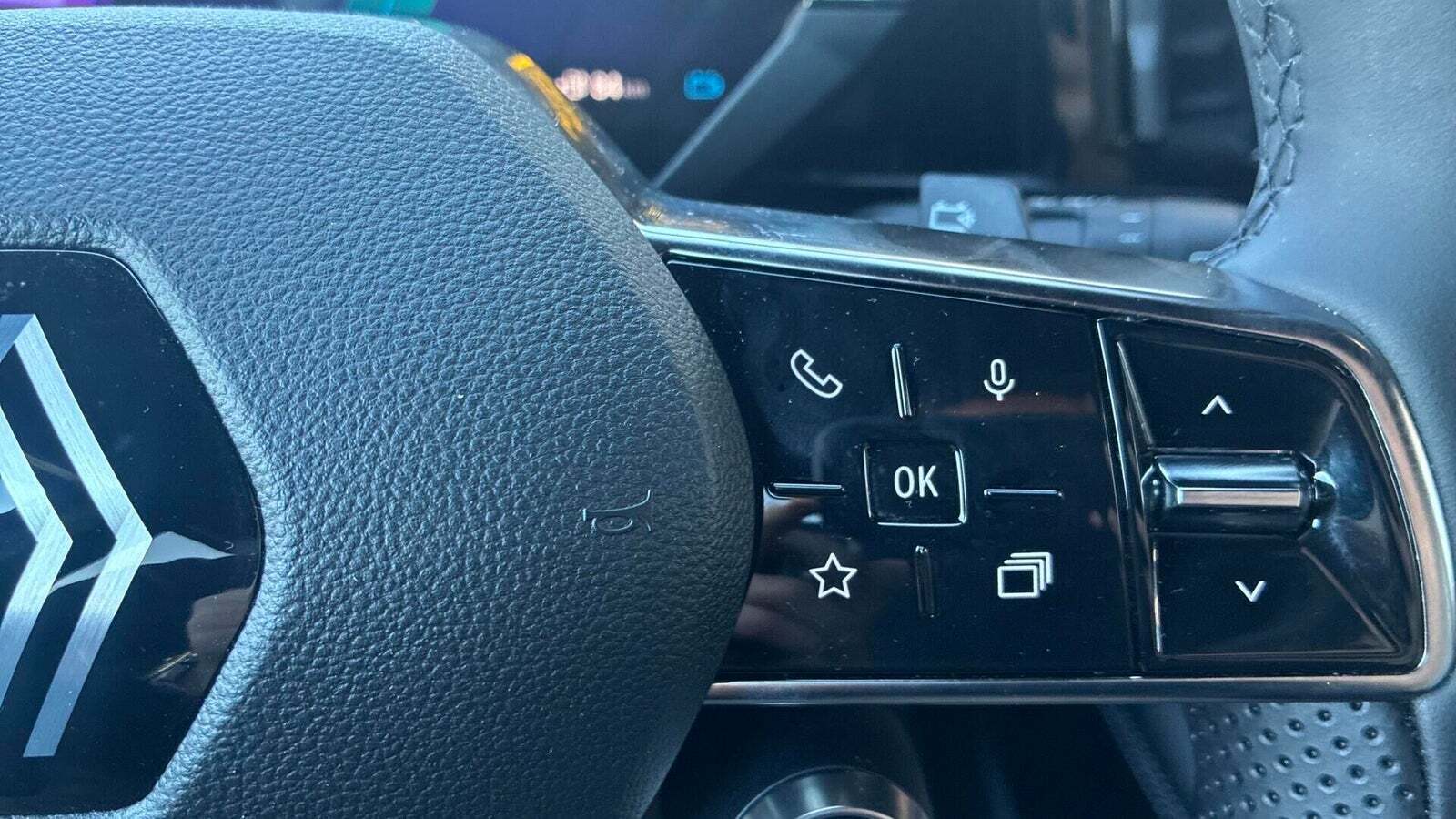 Grå Renault Megane E-Tech fra 2025