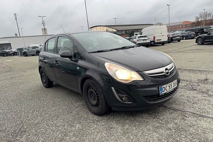 Sort Opel Corsa fra 2013