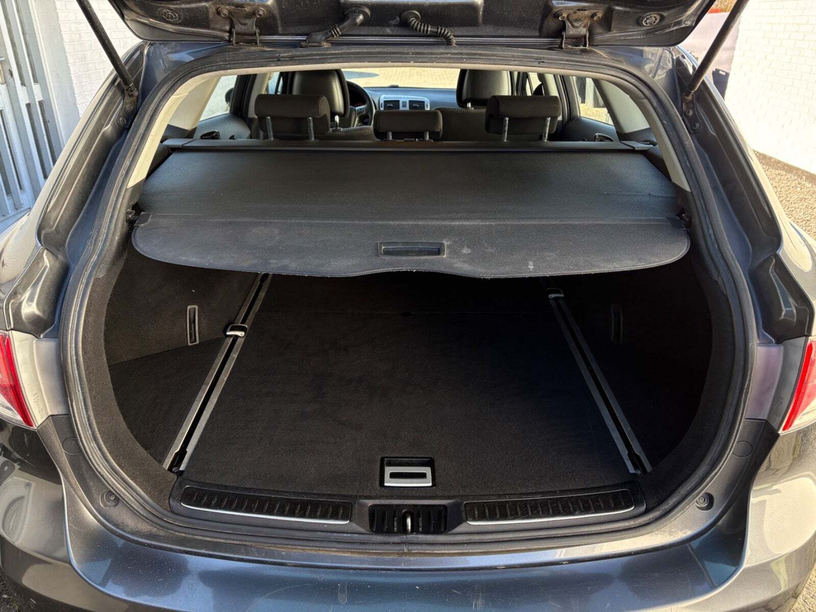 undefined Toyota Avensis fra 2011