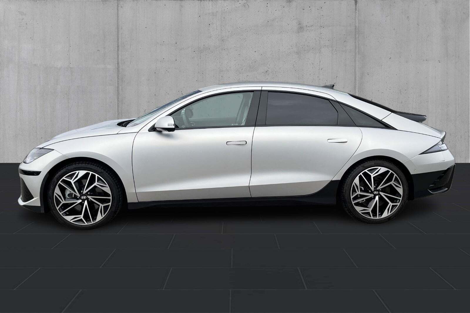 Sølv Hyundai Ioniq 6 fra 2025