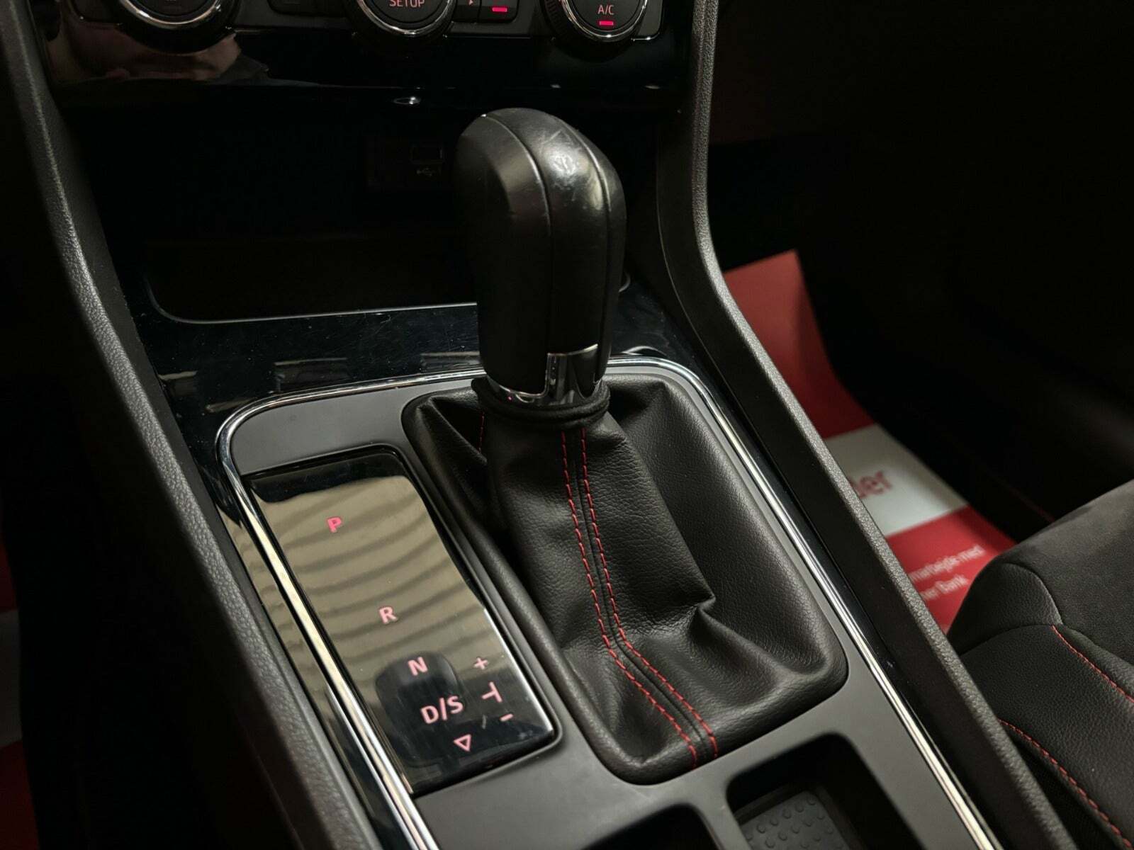 Sort Seat Leon fra 2020