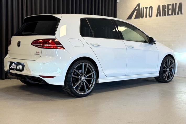 Hvid VW Golf VII fra 2017