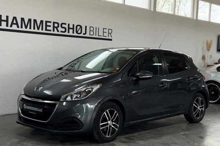 Grå Peugeot 208 fra 2017